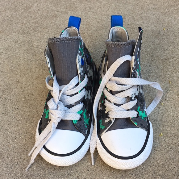 toddler boy converse